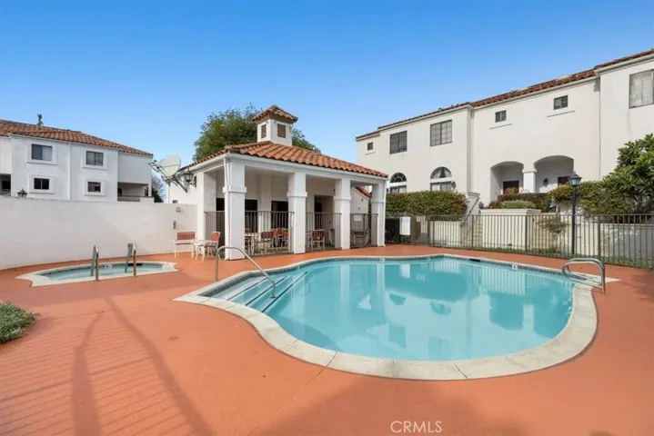529 W 220th Street 32, Carson, California 90745