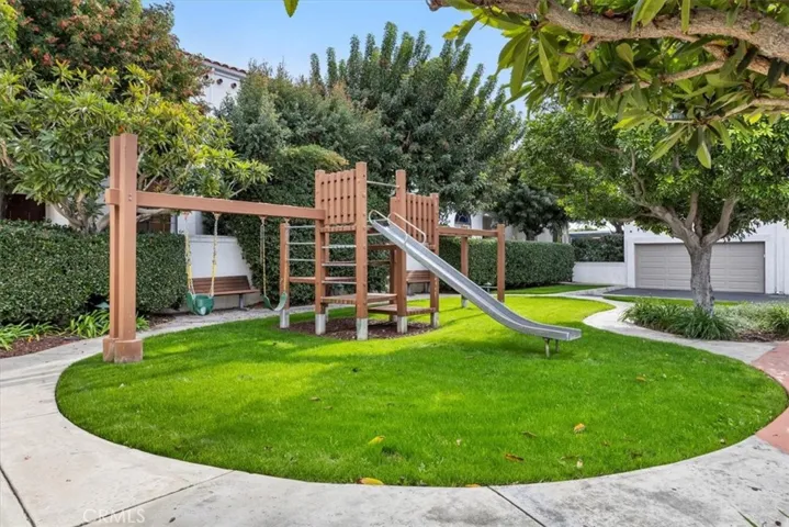 529 W 220th Street 32, Carson, California 90745