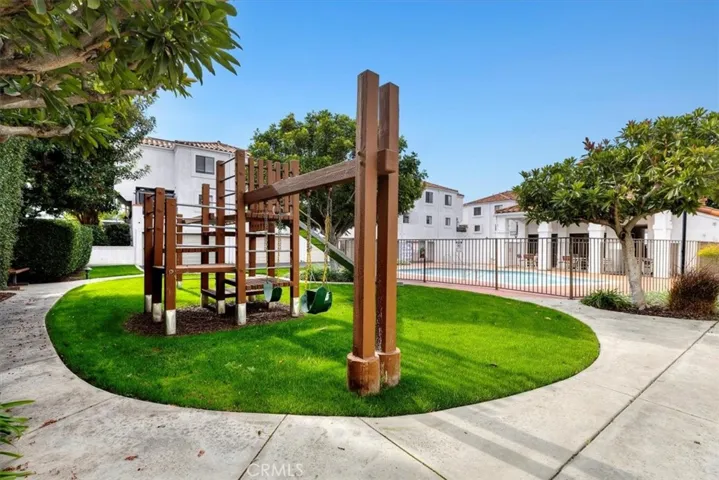 529 W 220th Street 32, Carson, California 90745