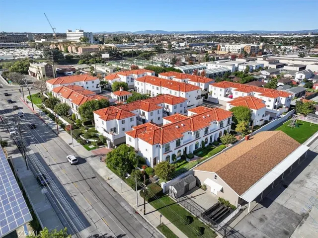 529 W 220th Street 32, Carson, California 90745