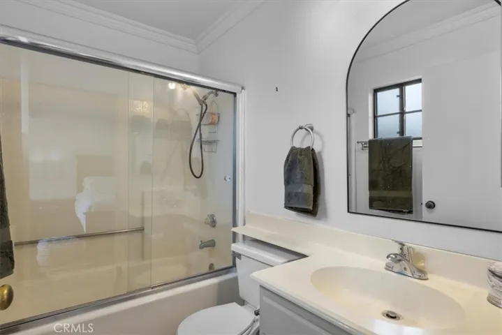 529 W 220th Street 32, Carson, California 90745