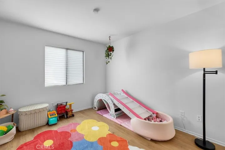 529 W 220th Street 32, Carson, California 90745
