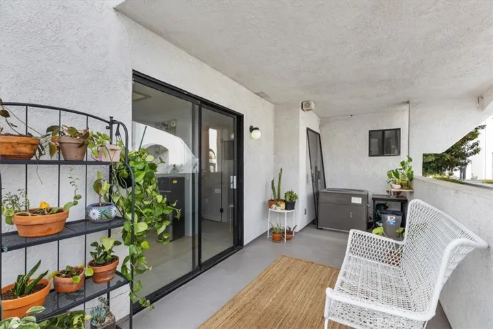 529 W 220th Street 32, Carson, California 90745