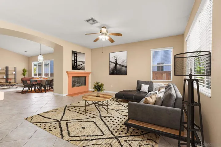 Living room / Kitchen