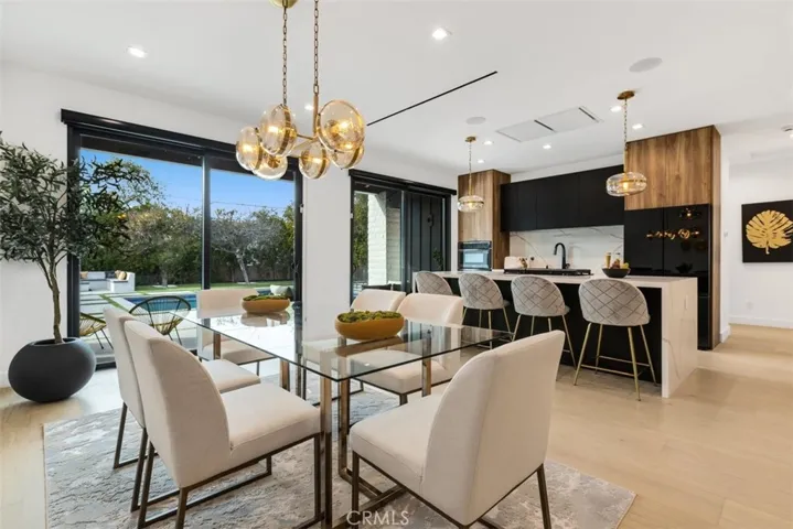 5463 Penfield Avenue, Woodland Hills, California 91364