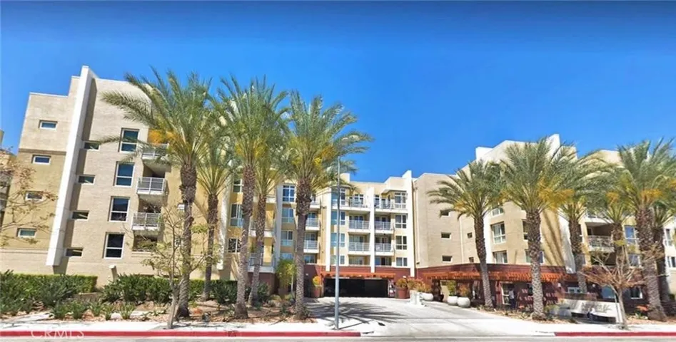 21301 Erwin Street 442, Woodland Hills, California 91367
