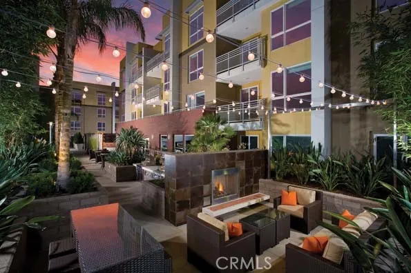 21301 Erwin Street 442, Woodland Hills, California 91367