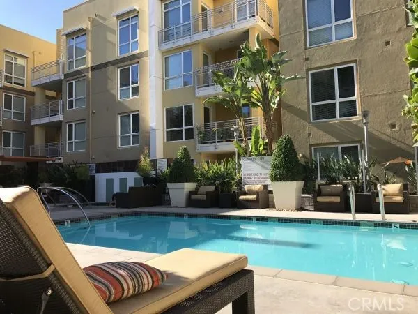 21301 Erwin Street 442, Woodland Hills, California 91367