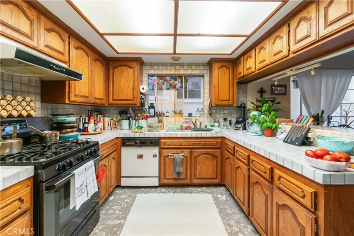 1381 W 8th Street, San Pedro, California 90732