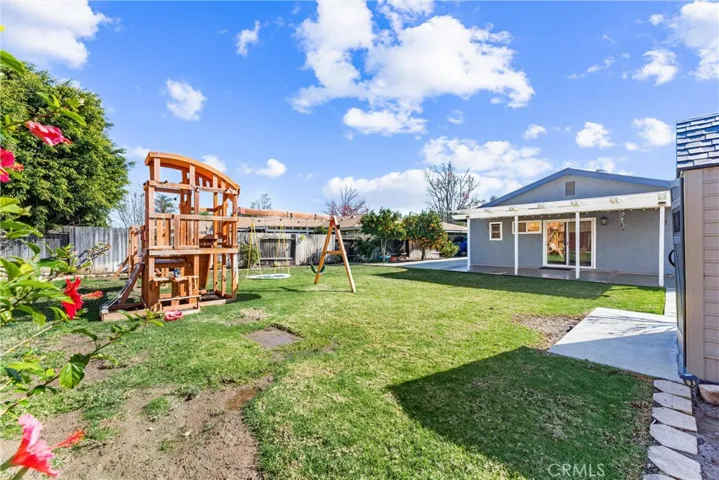 Great large backyard!