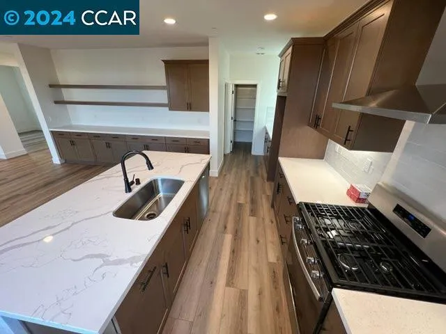 16251 Brownstone Ave., Lathrop, California 95330