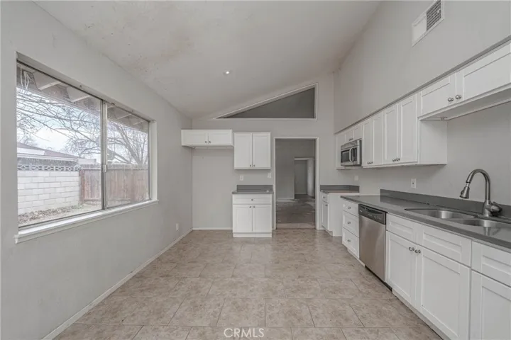 822 Landsford Street, Lancaster, California 93535