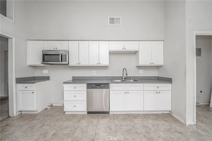 822 Landsford Street, Lancaster, California 93535