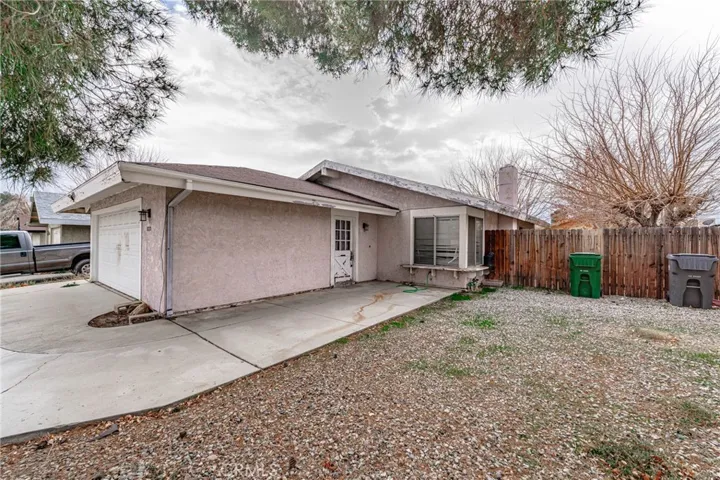 822 Landsford Street, Lancaster, California 93535