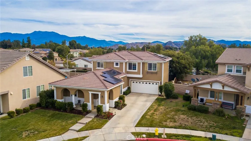 1525 Sweet Basil Circle, Hemet, California 92545