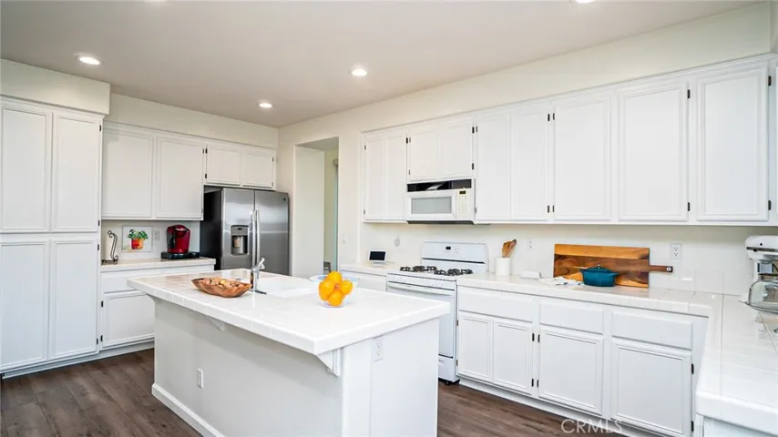 1525 Sweet Basil Circle, Hemet, California 92545