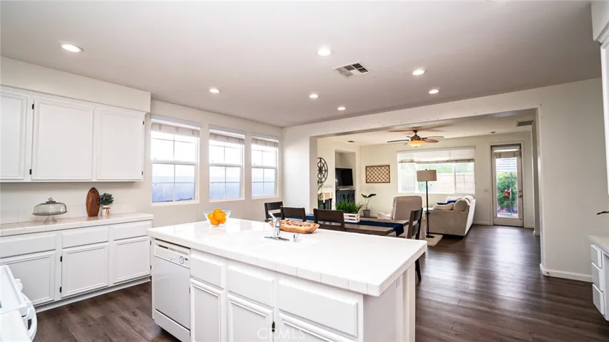 1525 Sweet Basil Circle, Hemet, California 92545