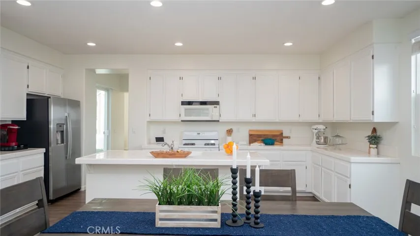 1525 Sweet Basil Circle, Hemet, California 92545