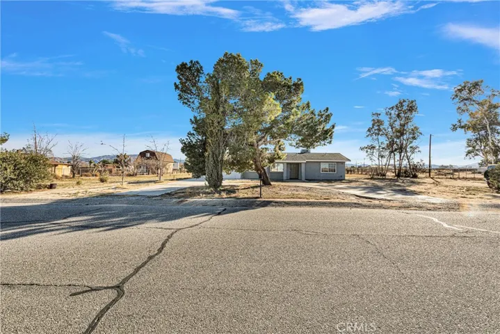 17625 Linden Street, Hesperia, California 92345