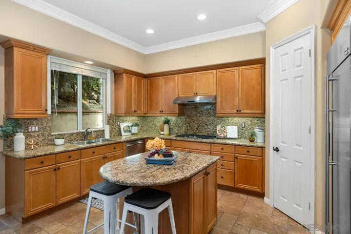 7638 Heatherly Ln, San Diego, California 92130