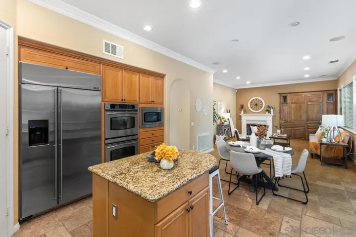 7638 Heatherly Ln, San Diego, California 92130