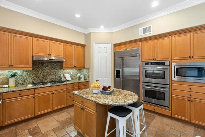 7638 Heatherly Ln, San Diego, California 92130
