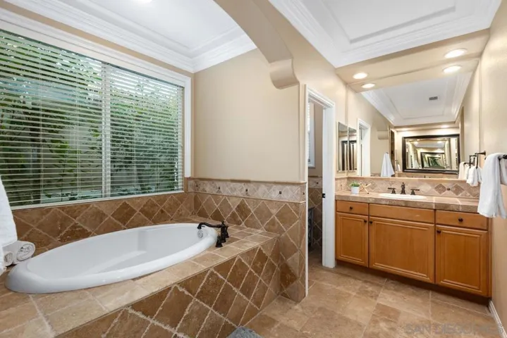 7638 Heatherly Ln, San Diego, California 92130