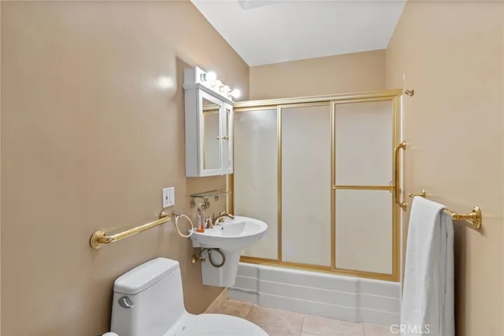2433 W 238th Street, Torrance, California 90501
