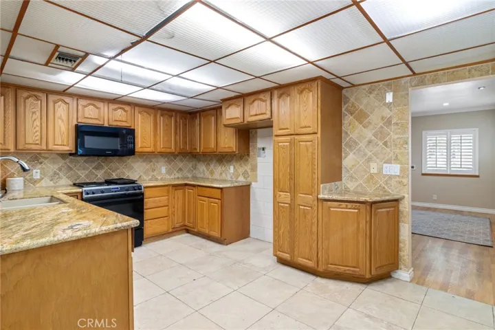 2433 W 238th Street, Torrance, California 90501