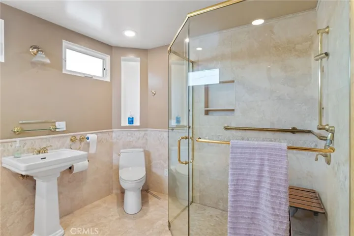 2433 W 238th Street, Torrance, California 90501
