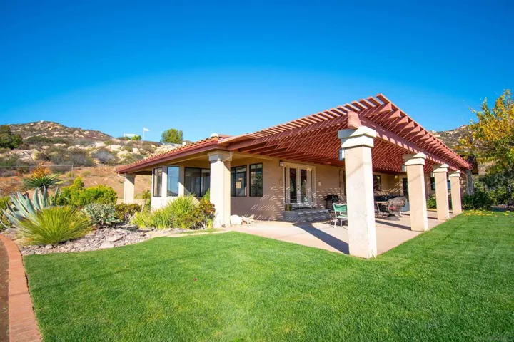 14962 Montana Serena, El Cajon, California 92021