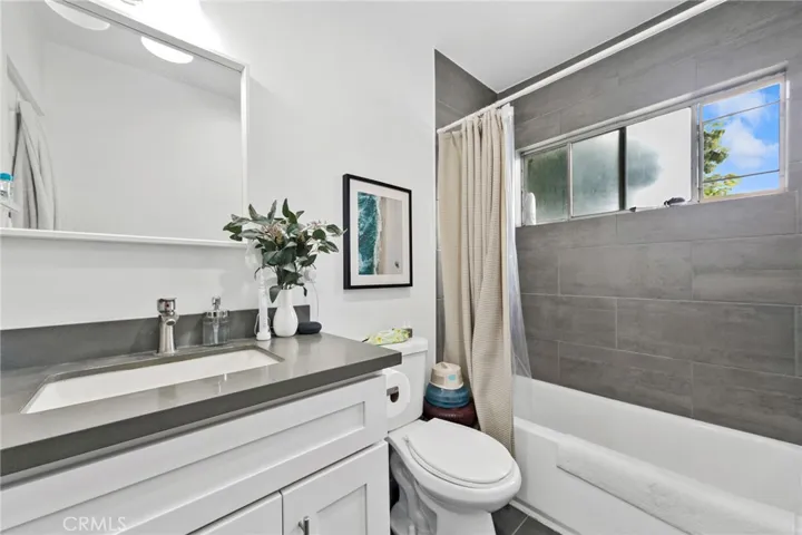 2310 E 5th Street, Long Beach, California 90814