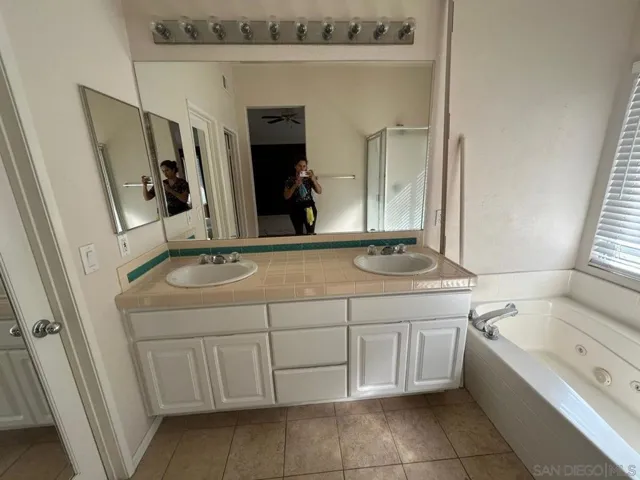 9408 Questa Pointe, San Diego, California 92126