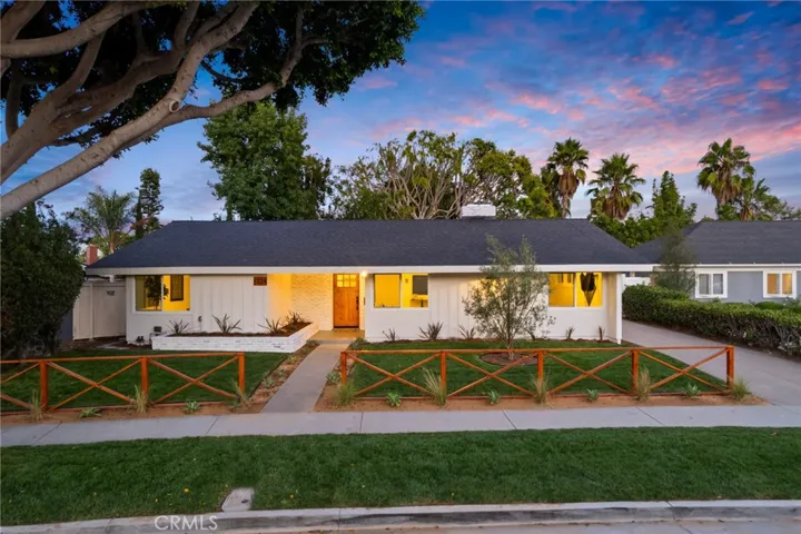 1224 Pembroke Lane, Newport Beach, California 92660