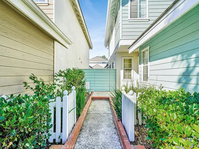 16 Seawind, Irvine, California 92614