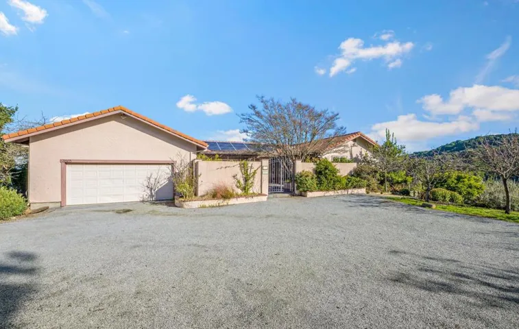 3865 Page Mill Road, Los Altos Hills, California 94022