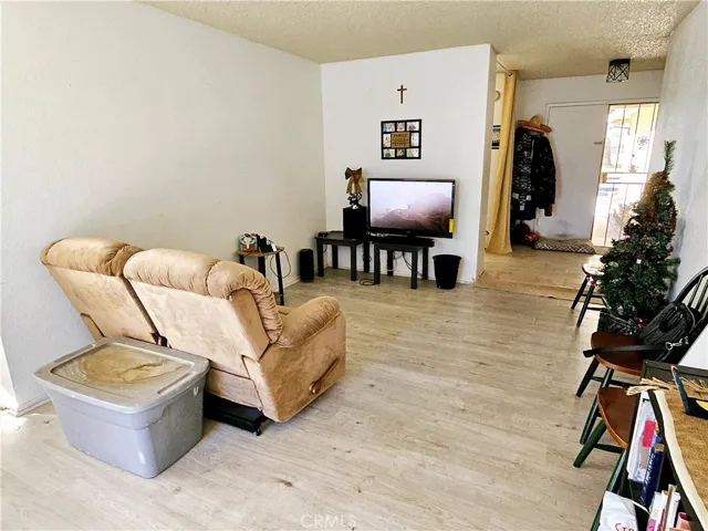 15061 Arlette Drive, Victorville, California 92394