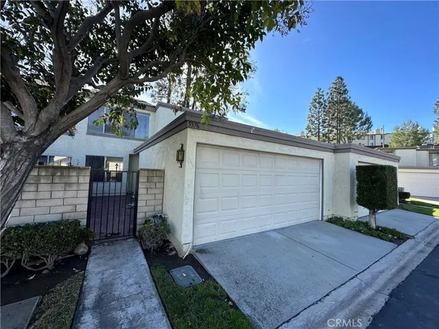 5576 E Vista Del Rio, Anaheim Hills, California 92807