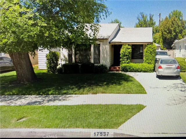 This is an older photo of subject property