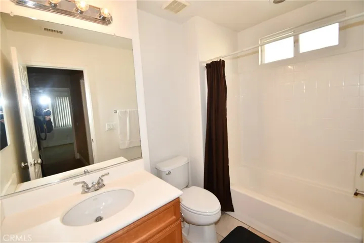 Upstairs bathroom 2