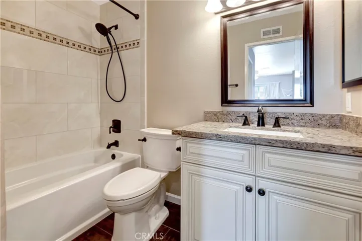 20 Vista Sierra 24, Rancho Santa Margarita, California 92688