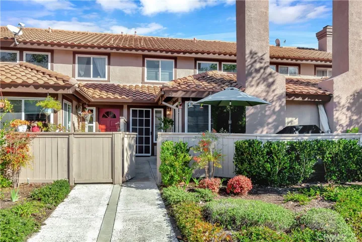 20 Vista Sierra 24, Rancho Santa Margarita, California 92688