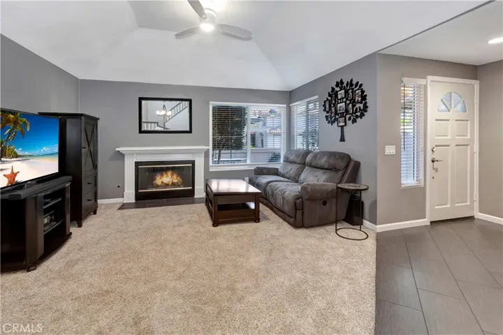 20 Vista Sierra 24, Rancho Santa Margarita, California 92688