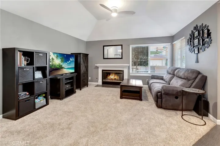 20 Vista Sierra 24, Rancho Santa Margarita, California 92688