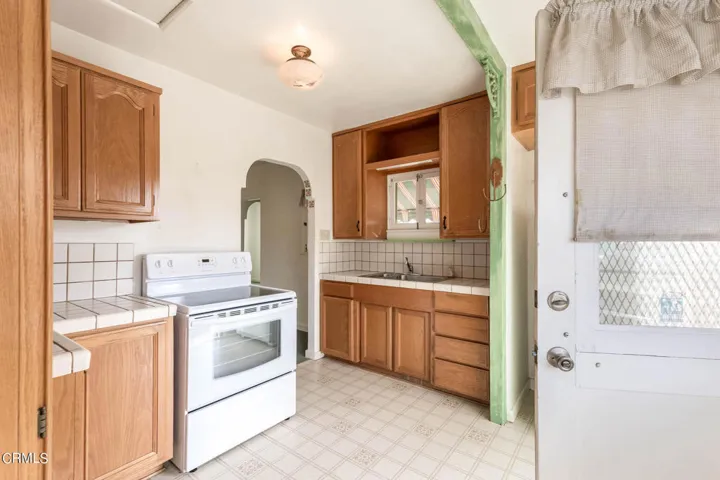 435 Mesa Dr  -  HsHProd - 23