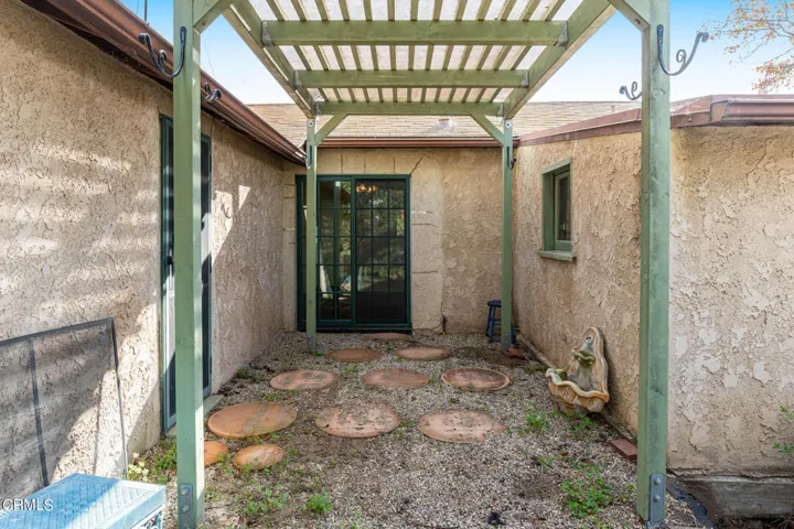 435 Mesa Dr  -  HsHProd - 11