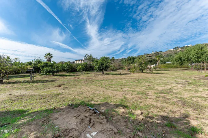 435 Mesa Dr  -  HsHProd - 33