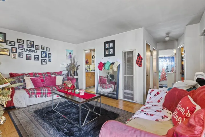 7800 Ney Ave, Oakland, California 94605