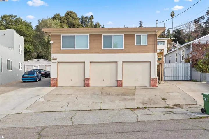 7800 Ney Ave, Oakland, California 94605