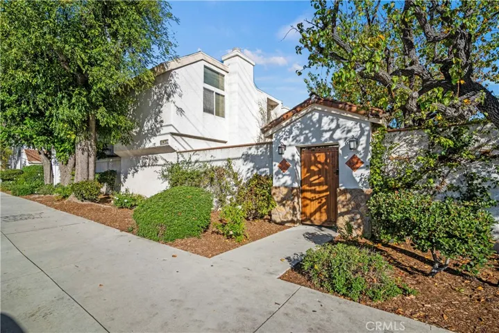 10450 Zelzah Avenue C, Northridge, California 91326